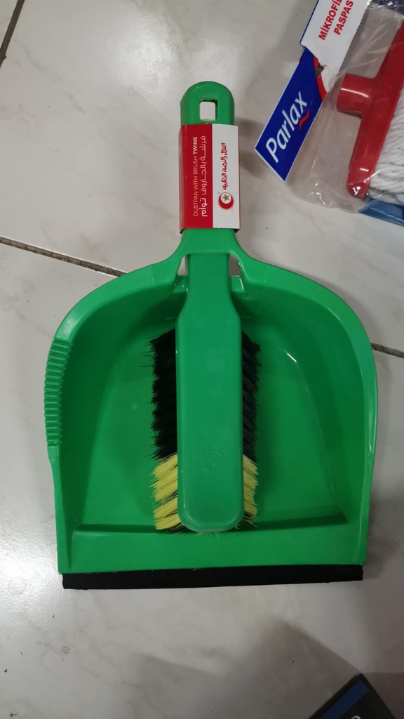 CLEANING BRUSH WITH DUST PAN(1